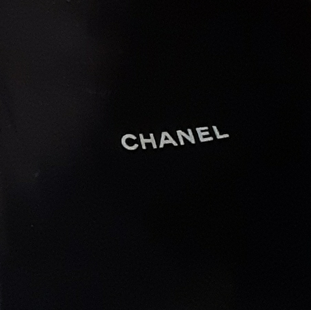 Meet your Posher, Chanel